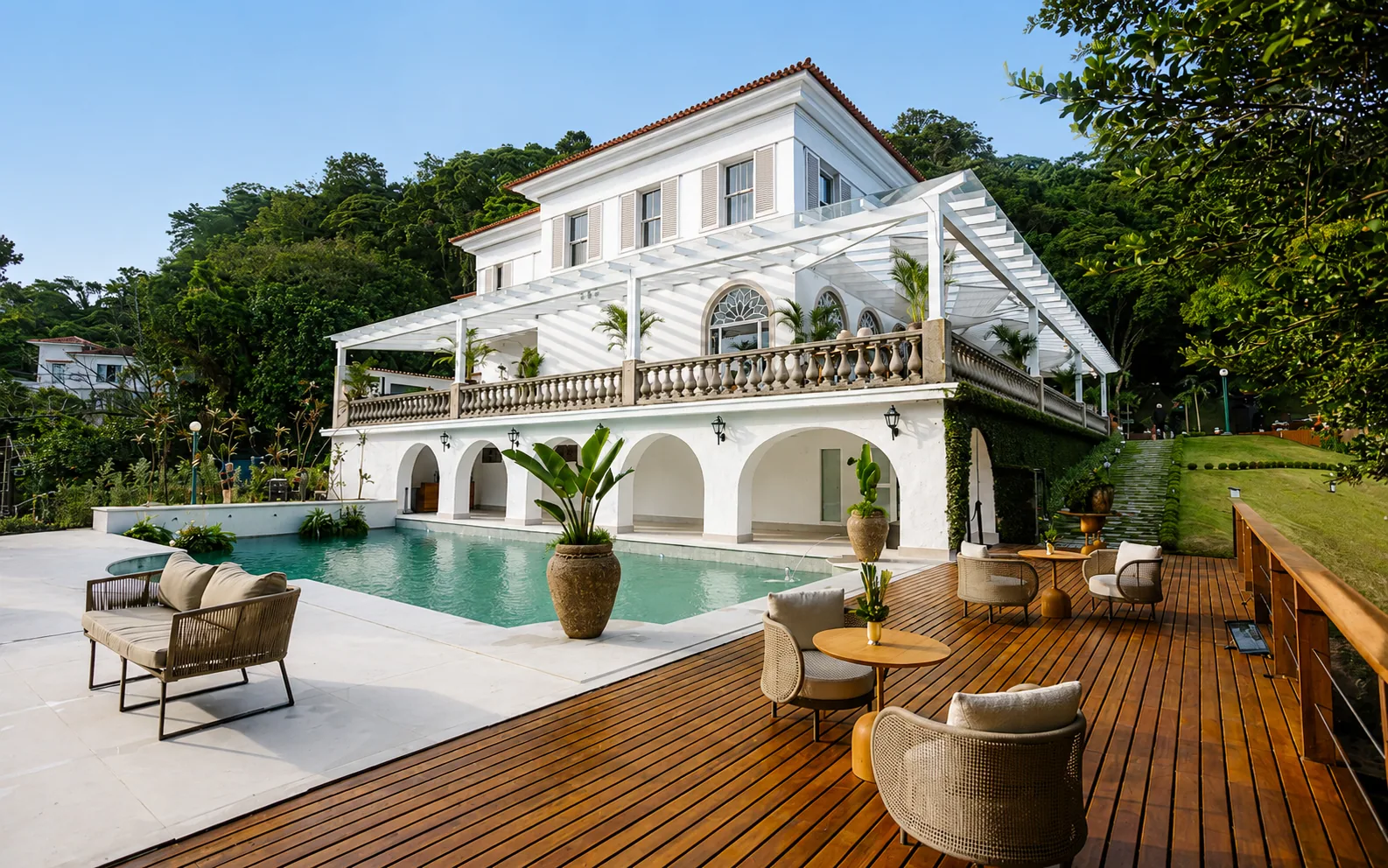 Espaço para casamento em mansão de arquitetura clássica e atemporal no Rio de Janeiro